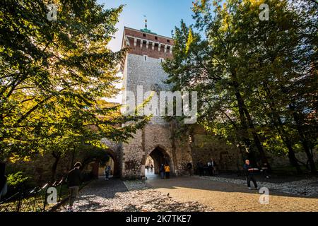 St. Florians Tor in Krakau, Teil der verbleibenden Mauern von Krakau, Polen Stockfoto