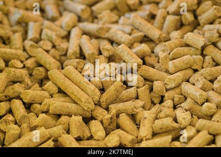 Nahaufnahme von Brennstoff-Pellets-Material, Heizung im Winter Stockfoto