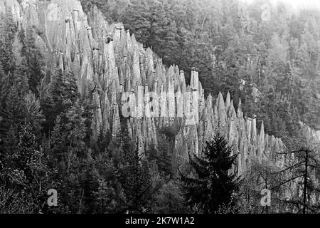 Die Rittner Erdpyramiden bei Bozen, Südtirol, 1967.die Rittner Erdpyramiden bei Bozen, Südtirol, 1967. Stockfoto