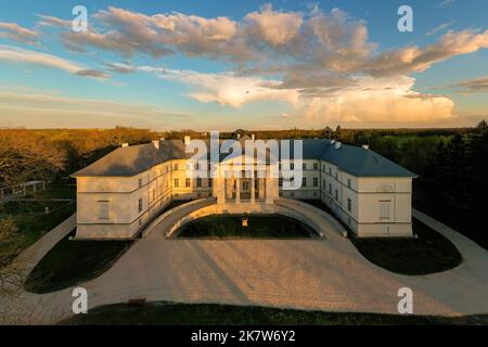 Festetics Schloss in der Stadt Ungarn. Historisches Gebäude an diesem Ort. Neues Museum. Stockfoto