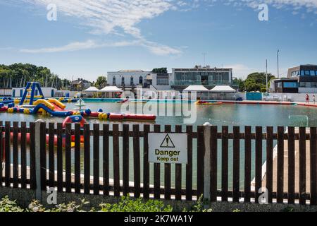 Lymington Sea Water Swimming Pool, Hampshire, Großbritannien Stockfoto