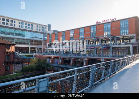 Der Einkaufs- und Freizeitkomplex Mailbox in einem ehemaligen Royal Mail-Sortierbüro im Stadtzentrum von Birmingham Stockfoto