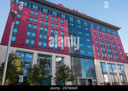 Der Einkaufs- und Freizeitkomplex Mailbox in einem ehemaligen Royal Mail-Sortierbüro im Stadtzentrum von Birmingham Stockfoto