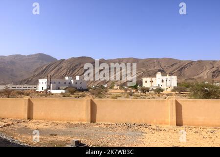 Kleines Dorf in der Nähe des Wadi Bani Khalid, Oman Stockfoto