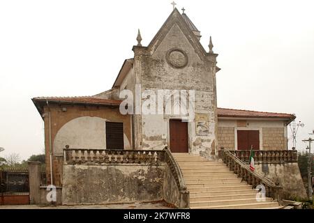 Vezzara, Italien. Außenansicht der Chiesa Parrocchiale di San Filippo e San Giacomo aus dem 16.. Jahrhundert (Kirche des heiligen Philip und des heiligen Jakobus). Stockfoto