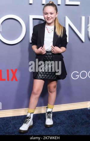 New York City, Usa. 18. Oktober 2022. MANHATTAN, NEW YORK CITY, NEW YORK, USA - 18. OKTOBER: Alix West Lefler kommt zur New York Special Screening von Netflix's "The Good Nurse", die am 18. Oktober 2022 im Pariser Theater in Manhattan, New York City, New York, USA, stattfand. (Foto von Jordan Hinton/Image Press Agency) Quelle: Image Press Agency/Alamy Live News Stockfoto