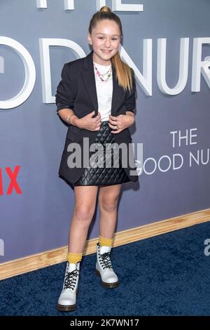 New York, Usa. 18. Oktober 2022. Alix West Lefler besucht Netflix's „The Good Nurse“ New York Screening am Paris Theatre in New York City. (Foto von Ron Adar/SOPA Images/Sipa USA) Quelle: SIPA USA/Alamy Live News Stockfoto