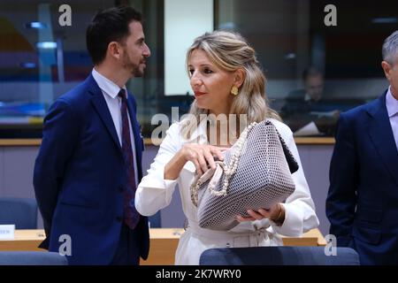 Brüssel, Belgien. 19. Oktober 2022. Yolanda DIAZ PEREZ, zweite Vizepräsidentin der spanischen Regierung zu Beginn eines Dreigliedrigen Sozialgipfels am 19. Oktober 2022 in Brüssel, Belgien. Kredit: ALEXANDROS MICHAILIDIS/Alamy Live Nachrichten Stockfoto