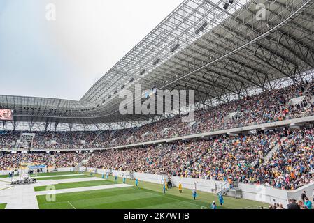 Zuschauer auf dem Podium des Stadions Lviv-Arena. Stockfoto