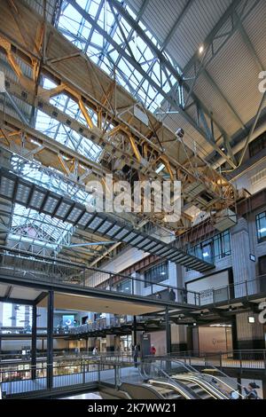 Innenansicht der Turbine Hall A im neu renovierten Battersea Power Station, London, Großbritannien. Eröffnet Im Oktober 2022. Stockfoto