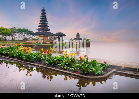 Pura Ulun Danu Tempel auf einem See Beratan, Bali Stockfoto