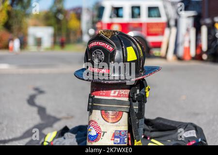 Oakham, Paxton, Princeton, Rutland und West Boylston Fire Departments im Worcester Fire Department Training Center Stockfoto