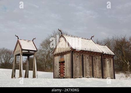 Viking Stabkirche von Moesgaard im Winter, Dänemark Stockfoto