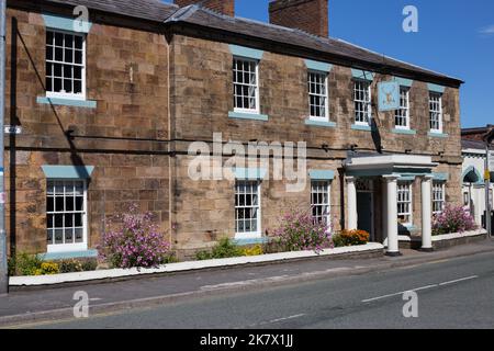 Das Glynne Arms Public House und Restaurant im Dorf Hawarden, Flintshire, Nordwales. Stockfoto