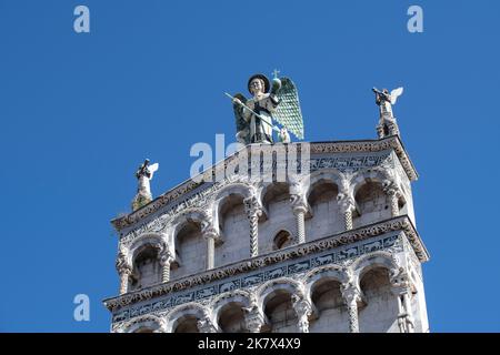 Lucca Toskana Italien September 2022 San Michele in Foro (ad foro, im Forum) ist eine römisch-katholische Basilika in Lucca, Toskana, Mittelitalien, b Stockfoto