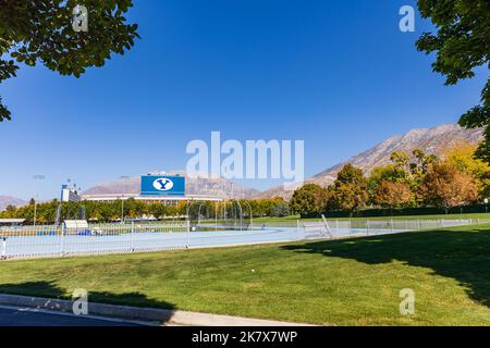 Provo, UT - 14. Oktober 2022: Lavell Edwards Stadium auf dem Campus der Brigham Young University, BYU, in Provo, Utah, mit Track and Field in der Stirn Stockfoto
