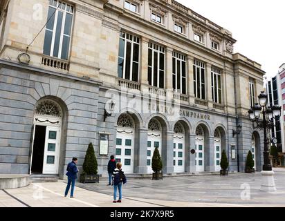 Fassade des Campoamor Theaters, wo die Preisverleihung der Prinzessin von Asturien stattfindet Stockfoto