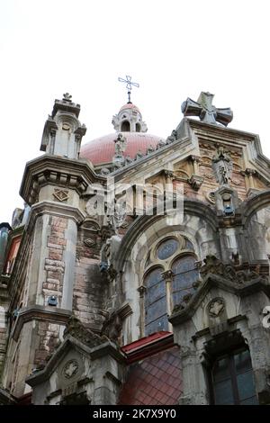 Kirche von San Juan el Real erbaut im Jahr 1915, wo der spanische Diktator Francisco Franco 1923 die Plaza de Fernando Rubio Oviedo Asturias Spanien heiratete Stockfoto