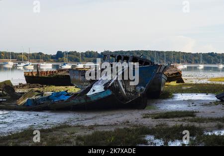 Verrottende hölzerne Segelschiffe in Pin Mill am Fluss Orwell, Surrey Stockfoto