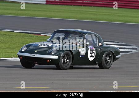 Giles Dawson, Lotus Elan 26, Mintex Classic K, eine Serie von einstündigen Rennen für GT- und Touring-Fahrzeuge vor 1966, die den Vorschriften der FIA Appendix K entsprechen Stockfoto