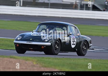 Giles Dawson, Lotus Elan 26, Mintex Classic K, eine Serie von einstündigen Rennen für GT- und Touring-Fahrzeuge vor 1966, die den Vorschriften der FIA Appendix K entsprechen Stockfoto