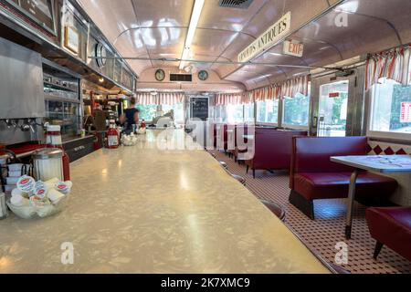 Lincoln, NH USA - 9. Juli 2022 - Arnold's Wayside Diner Interior Stockfoto