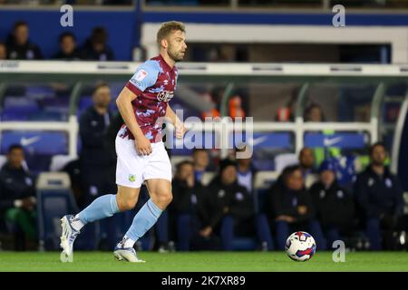 Birmingham, Großbritannien. 19. Oktober 2022. Charlie Taylor #3 von Burnley während des Sky Bet Championship-Spiels Birmingham City vs Burnley in St Andrews, Birmingham, Großbritannien, 19.. Oktober 2022 (Foto von Simon Bissett/News Images) in Birmingham, Großbritannien am 10/19/2022. (Foto von Simon Bissett/News Images/Sipa USA) Quelle: SIPA USA/Alamy Live News Stockfoto