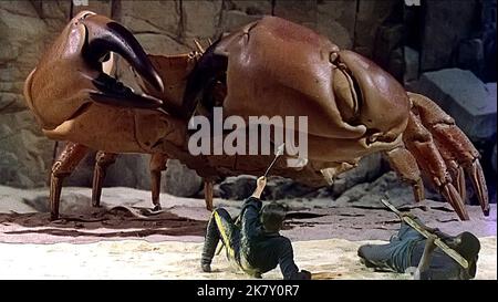Giant Crab Film Mysterious Island (1961) Regie: CY Endfield 19 Dezember 1961 **WARNUNG** dieses Foto ist nur für redaktionelle Zwecke bestimmt und unterliegt dem Copyright von COLUMBIA PICTURES und/oder dem Fotografen, der von der Film- oder Produktionsgesellschaft beauftragt wurde. Es kann nur durch Veröffentlichungen in Verbindung mit der Werbung für den oben genannten Film reproduziert werden. Eine obligatorische Gutschrift für COLUMBIA PICTURES ist erforderlich. Der Fotograf sollte ebenfalls angerechnet werden, wenn er bekannt ist. Ohne schriftliche Genehmigung der Film Company kann keine kommerzielle Nutzung gewährt werden. Stockfoto