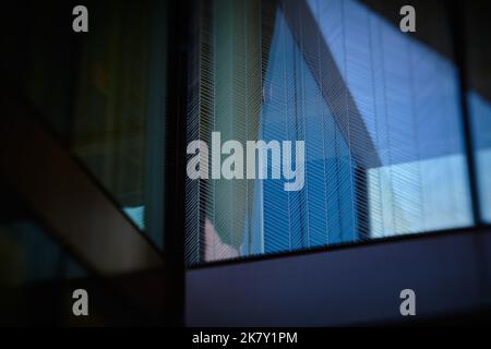 Nahaufnahme eines architektonischen Elements, wodurch ein abstraktes Bild entsteht, das als Hintergrund verwendet werden kann Stockfoto