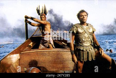 Richard Burton Film: Cleopatra (USA/UK/CH 1963) Charaktere: Antony Regie: Joseph L. Mankiewicz 12 June 1963 **WARNUNG** Dieses Foto ist nur für den redaktionellen Gebrauch bestimmt und unterliegt dem Copyright von 20. CENTURY FOX und/oder des Fotografen, der von der Film- oder Produktionsfirma beauftragt wurde, und kann nur durch Publikationen im Zusammenhang mit der Bewerbung des oben genannten Films reproduziert werden. Eine obligatorische Gutschrift an 20. CENTURY FOX ist erforderlich. Der Fotograf sollte auch bei Bekanntwerden des Fotos gutgeschrieben werden. Ohne schriftliche Genehmigung der Film Company kann keine kommerzielle Nutzung gewährt werden. Stockfoto