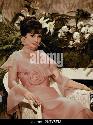 Audrey Hepburn Film: My Fair Lady (USA 1964) Charaktere: Eliza Doolittle Regie: George Cukor 21 October 1964 **WARNUNG** Dieses Foto ist nur für den redaktionellen Gebrauch bestimmt und unterliegt dem Copyright von WARNER BROS. Und/oder den Fotografen, der vom Film- oder Produktionsunternehmen beauftragt wurde und nur durch Publikationen im Zusammenhang mit der Bewerbung des oben genannten Films reproduziert werden kann. Eine obligatorische Gutschrift an WARNER BROS. Ist erforderlich. Der Fotograf sollte auch bei Bekanntwerden des Fotos gutgeschrieben werden. Ohne schriftliche Genehmigung der Film Company kann keine kommerzielle Nutzung gewährt werden. Stockfoto