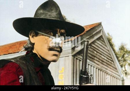 Lee Marvin Film Cat Ballou (1965) Charaktere: Kid Shelleen Regie: Elliot Silverstein 24. Juni 1965 **WARNUNG** dieses Foto ist nur für redaktionelle Zwecke bestimmt und unterliegt dem Copyright von COLUMBIA und/oder dem Fotografen, der von der Film or Production Company zugewiesen wurde. Es kann nur durch Veröffentlichungen in Verbindung mit der Werbung für den oben genannten Film reproduziert werden. Eine obligatorische Gutschrift für COLUMBIA ist erforderlich. Der Fotograf sollte ebenfalls angerechnet werden, wenn er bekannt ist. Ohne schriftliche Genehmigung der Film Company kann keine kommerzielle Nutzung gewährt werden. Stockfoto