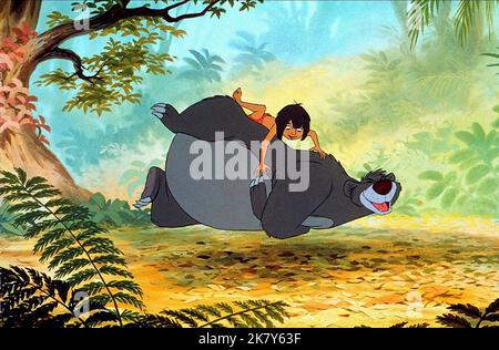 Mowgli & Baloo The Bear Film the Dschungel Book (USA 1967) Charaktere: Mowgli & Regisseur: Wolfgang Reitherman 18. Oktober 1967 **WARNUNG** dieses Foto ist nur für redaktionelle Zwecke bestimmt und unterliegt dem Urheberrecht von DISNEY und/oder dem Fotografen, der von der Film- oder Produktionsgesellschaft zugewiesen wurde. Es kann nur durch Veröffentlichungen in Verbindung mit der Werbung für den oben genannten Film reproduziert werden. Eine obligatorische Gutschrift für DISNEY ist erforderlich. Der Fotograf sollte ebenfalls angerechnet werden, wenn er bekannt ist. Ohne schriftliche Genehmigung der Film Company kann keine kommerzielle Nutzung gewährt werden. Stockfoto