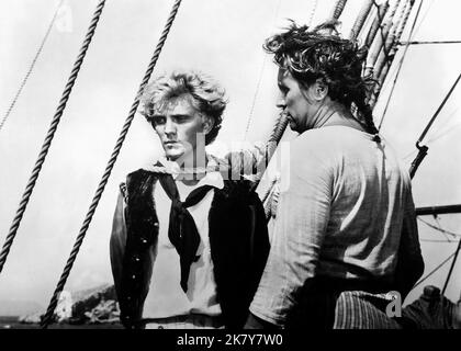 Terence Stamp Film: Billy Budd (1962) Charaktere: Billy Budd - Merchant Seemann Regie: Peter Ustinov 12. November 1962 **WARNUNG** Dieses Foto ist nur für redaktionelle Verwendung bestimmt und unterliegt dem Copyright von ALLIIERTEN KÜNSTLERN und/oder dem Fotografen, der von der Film- oder Produktionsfirma beauftragt wurde.Es kann nur von Publikationen im Zusammenhang mit der Bewerbung des oben genannten Films reproduziert werden. Eine obligatorische Gutschrift für ALLIIERTE KÜNSTLER ist erforderlich. Der Fotograf sollte auch bei Bekanntwerden des Fotos gutgeschrieben werden. Ohne schriftliche Genehmigung der Film Company kann keine kommerzielle Nutzung gewährt werden. Stockfoto