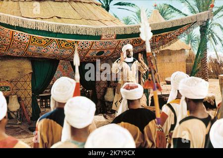 Laurence Olivier Film: Khartoum (1966) Regie: Basil Dearden, Eliot Elisafon 09 June 1966 **WARNUNG** Dieses Foto ist nur für den redaktionellen Gebrauch bestimmt und unterliegt dem Copyright von UNITED ARTISTS und/oder The Photographer, die von der Film oder Production Company beauftragt wurden und kann nur durch Publikationen im Zusammenhang mit der Bewerbung des oben genannten Films reproduziert werden. Eine obligatorische Gutschrift für UNITED ARTISTS ist erforderlich. Der Fotograf sollte auch bei Bekanntwerden des Fotos gutgeschrieben werden. Ohne schriftliche Genehmigung der Film Company kann keine kommerzielle Nutzung gewährt werden. Stockfoto