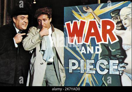 Zero Mostel & Gene Wilder Film: The Producers (USA 1967) Charaktere: Max Bialystock, Leo Bloom / Titel auch: 'Total Verrückter Broadway' Regie: Mel Brooks 22 November 1967 **WARNUNG** Dieses Foto ist nur für redaktionelle Zwecke bestimmt und unterliegt dem Copyright von MGM und/oder dem von der Film- oder Produktionsfirma beauftragten Fotografen und kann nur durch Publikationen im Zusammenhang mit der Bewerbung des oben genannten Films reproduziert werden. Eine obligatorische Gutschrift an MGM ist erforderlich. Der Fotograf sollte auch bei Bekanntwerden des Fotos gutgeschrieben werden. Ohne schriftliche Genehmigung der Film Company kann keine kommerzielle Nutzung gewährt werden. Stockfoto