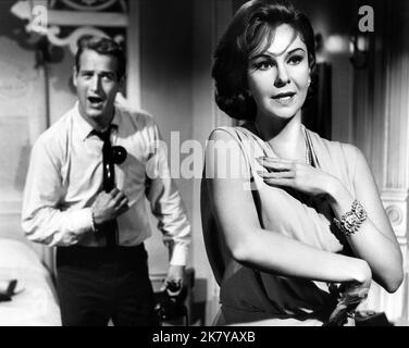 Paul Newman & Geraldine Page Film: Sweet Bird of Youth (USA 1962) Charaktere: Chance Wayne, Alexandra Del Lago / Literaturverfilmung (nach dem Theaterstück von Tennessee Williams) Regie: Richard Brooks 21. März 1962 **WARNUNG** Dieses Foto ist nur für den redaktionellen Gebrauch und das Copyright von ROXBURY PRODUCTIONS INC Und/oder den Fotografen, der vom Film- oder Produktionsunternehmen beauftragt wurde und nur durch Publikationen im Zusammenhang mit der Bewerbung des oben genannten Films reproduziert werden kann. Eine obligatorische Gutschrift an ROXBURY PRODUCTIONS INC Ist erforderlich. Der Fotograf sollte auch bei Bekanntwerden des Fotos gutgeschrieben werden. Nein c Stockfoto