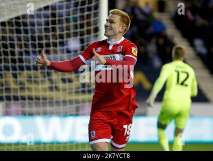 Duncan Watmore von Middlesbrough feiert, nachdem er beim Sky Bet Championship-Spiel im DW Stadium, Wigan, das zweite Tor seiner Mannschaft erzielt hat. Bilddatum: Mittwoch, 19. Oktober 2022. Stockfoto