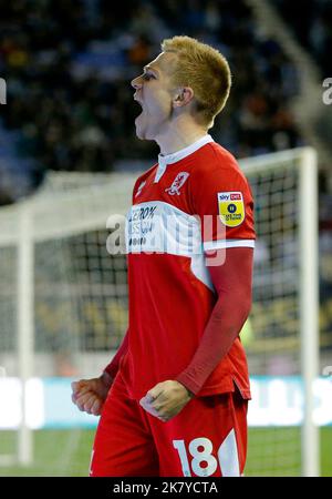 Duncan Watmore von Middlesbrough feiert, nachdem er beim Sky Bet Championship-Spiel im DW Stadium, Wigan, das zweite Tor seiner Mannschaft erzielt hat. Bilddatum: Mittwoch, 19. Oktober 2022. Stockfoto