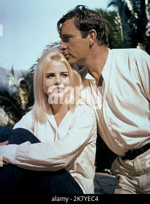 Susanne Lyon & Richard Burton Film: The Night of the Iguana (USA 1964) Charaktere: Charlotte Goodall & Rev. Dr. T. Lawrence Shannon Regie: John Huston 06. August 1964 **WARNUNG** Dieses Foto ist nur für redaktionelle Zwecke bestimmt und unterliegt dem Copyright von MGM und/oder dem von der Film- oder Produktionsfirma beauftragten Fotografen und kann nur durch Publikationen im Zusammenhang mit der Bewerbung des oben genannten Films reproduziert werden. Eine obligatorische Gutschrift an MGM ist erforderlich. Der Fotograf sollte auch bei Bekanntwerden des Fotos gutgeschrieben werden. Ohne schriftliche Genehmigung der Film Company kann keine kommerzielle Nutzung gewährt werden. Stockfoto