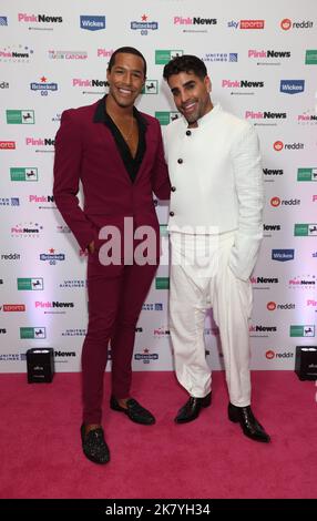 Michael Gunning (links) und Dr. Ranj Singh während der PinkNews Awards im Church House Westminster, London. Bilddatum: Mittwoch, 19. Oktober 2022. Stockfoto