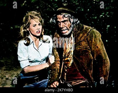 Jane Fonda & Lee Marvin Film Cat Ballou (1963) Charaktere: Catherine 'Cat' Ballou & Kid Shelleen Regie: Elliot Silverstein 24. Juni 1965 **WARNUNG** dieses Foto ist nur für redaktionelle Zwecke bestimmt und unterliegt dem Copyright von COLUMBIA und/oder dem Fotografen, der von der Film or Production Company zugewiesen wurde. Es kann nur durch Veröffentlichungen in Verbindung mit der Werbung für den oben genannten Film reproduziert werden. Eine obligatorische Gutschrift für COLUMBIA ist erforderlich. Der Fotograf sollte ebenfalls angerechnet werden, wenn er bekannt ist. Ohne schriftliche Genehmigung der Film Company kann keine kommerzielle Nutzung gewährt werden. Stockfoto