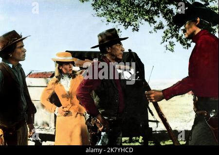 Dwayne Hickman, Jane Fonda & Lee Marvin Film Cat Ballou (1965) Charaktere: Jed,Catherine 'Cat' Ballou & Kid Shelleen Regie: Elliot Silverstein 24. Juni 1965 **WARNUNG** dieses Foto ist nur für redaktionelle Zwecke bestimmt und unterliegt dem Copyright von COLUMBIA und/oder dem Fotografen, der von der Film or Production Company zugewiesen wurde. Eine obligatorische Gutschrift für COLUMBIA ist erforderlich. Der Fotograf sollte ebenfalls angerechnet werden, wenn er bekannt ist. Ohne schriftliche Genehmigung der Film Company kann keine kommerzielle Nutzung gewährt werden. Stockfoto