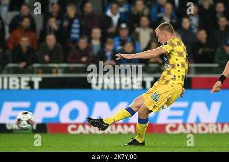 Brugges, Belgien. 19. Oktober 2022. Christian Bruls (44) vom STVV im Rahmen eines Fußballspiels der ersten Liga der belgischen Jupiler Pro League zwischen dem Club Brugge KV und dem Sint-Truidense VV am Spieltag 13. in der Saison 2022-2023, am Mittwoch, dem 19. Oktober 2022 in Brügge, Belgien. PHOTO SPORTPIX | DAVID CATRY Credit: David Catry/Alamy Live News Stockfoto