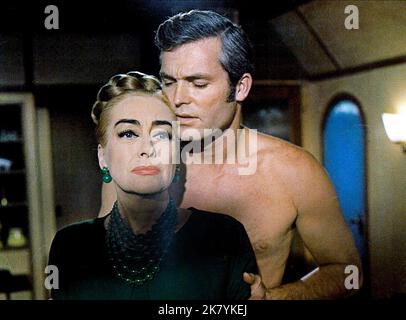 Joan Crawford & Ty Hardin Film: Berserk (1961) Charaktere: Monica Risses, Frank Hawkins Regie: Jim O'Connolly 06 December 1967 **WARNUNG** Dieses Foto ist nur für den redaktionellen Gebrauch bestimmt und unterliegt dem Copyright von COLUMBIA PICTURES und/oder des Fotografen, der von der Film- oder Produktionsfirma beauftragt wurde.Es kann nur von Publikationen im Zusammenhang mit der Bewerbung des oben genannten Films reproduziert werden. Eine obligatorische Gutschrift für COLUMBIA PICTURES ist erforderlich. Der Fotograf sollte auch bei Bekanntwerden des Fotos gutgeschrieben werden. Ohne schriftliche Genehmigung der Film Company kann keine kommerzielle Nutzung gewährt werden. Stockfoto