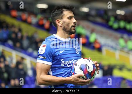 Birmingham, Großbritannien. 19. Oktober 2022. Maxime Colin #2 von Birmingham City während des Sky Bet Championship-Spiels Birmingham City gegen Burnley in St Andrews, Birmingham, Großbritannien, 19.. Oktober 2022 (Foto von Simon Bissett/News Images) in Birmingham, Großbritannien am 10/19/2022. (Foto von Simon Bissett/News Images/Sipa USA) Quelle: SIPA USA/Alamy Live News Stockfoto