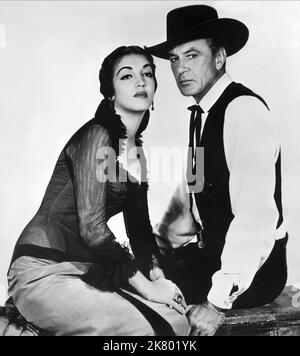 Katy Jurado & Gary Cooper Film: High Noon (USA 1952) Charaktere: Helen Ramirez, Marshal will Kane Regie: Fred Zinnemann 07 July 1952 **WARNUNG** Dieses Foto ist nur für den redaktionellen Gebrauch bestimmt und unterliegt dem Copyright von UNITED ARTISTS und/oder dem Fotografen, der von der Film- oder Produktionsfirma beauftragt wurde und darf nur durch Publikationen im Zusammenhang mit der Bewerbung des oben genannten Films reproduziert werden. Eine obligatorische Gutschrift für UNITED ARTISTS ist erforderlich. Der Fotograf sollte auch bei Bekanntwerden des Fotos gutgeschrieben werden. Ohne schriftliche Genehmigung der Film Company kann keine kommerzielle Nutzung gewährt werden. Stockfoto