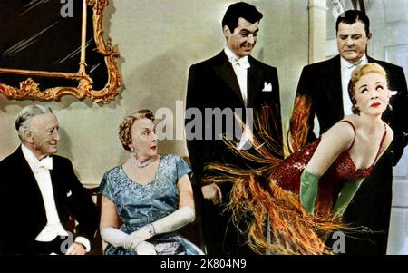 Rory Calhoun, Jack Carson & Piper Laurie Film Ain't Misbehavin (1957) Regie: Edward Buzzell 28. Juni 1955 **WARNUNG** dieses Foto ist nur für redaktionelle Zwecke bestimmt und unterliegt dem Urheberrecht von UNIVERSAL und/oder dem Fotografen, der von der Film or Production Company zugewiesen wurde. Es kann nur durch Veröffentlichungen in Verbindung mit der Werbung für den obigen Film reproduziert werden. Eine obligatorische Gutschrift für UNIVERSAL ist erforderlich. Der Fotograf sollte ebenfalls angerechnet werden, wenn er bekannt ist. Ohne schriftliche Genehmigung der Film Company kann keine kommerzielle Nutzung gewährt werden. Stockfoto