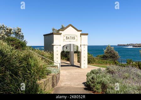 Der Portikus Eingang zu den ehemaligen Giles Baths im Dunningham Reserve in Coogee Stockfoto