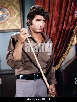 Michael Landon Television: Bonanza (TV-Serie) Charaktere: Joseph 'Little Joe' Cartwright USA 1959-1973, 12. September 1959 **WARNUNG** Dieses Foto ist nur für redaktionelle Verwendung bestimmt und unterliegt dem Copyright von NBC und/oder dem von der Film- oder Produktionsfirma beauftragten Fotografen.Es kann nur von Publikationen im Zusammenhang mit der Bewerbung des oben genannten Films reproduziert werden. Eine obligatorische Gutschrift an NBC ist erforderlich. Der Fotograf sollte auch bei Bekanntwerden des Fotos gutgeschrieben werden. Ohne schriftliche Genehmigung der Film Company kann keine kommerzielle Nutzung gewährt werden. Stockfoto